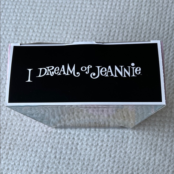 NIB Mattel, 2010 I dream of Jeannie collectible Barbie in pristine condition! - Picture 4 of 9